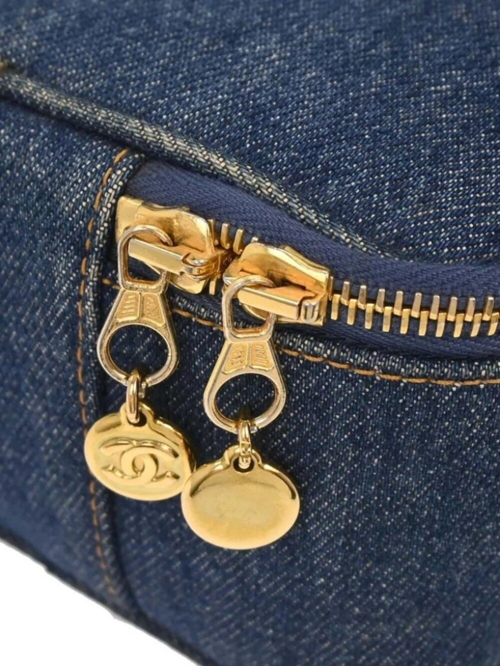 Chanel Blue Denim Vanity Handbag - Picture 4 of 10